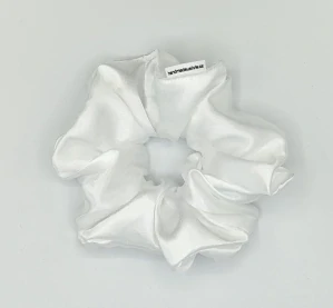 Saténová Scrunchie gumička bílá XL