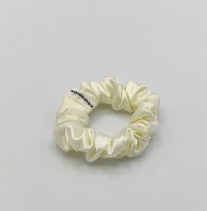 Saténová Scrunchie gumička smetanová S