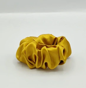 Saténová Scrunchie gumička zlatá L 