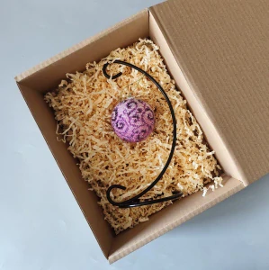 Vánoční baňka z korálků se stojanem   - růžová 7 cm