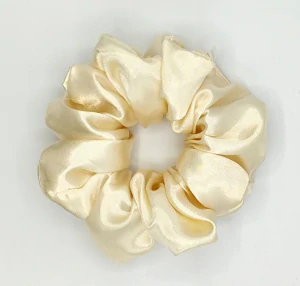Saténová Scrunchie gumička champagne XXL