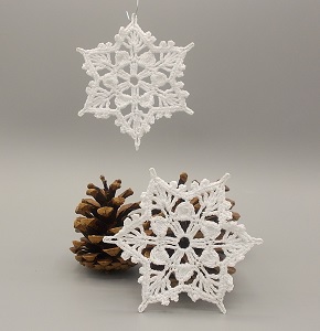 Háčkovaná ozdoba - hvězdička 8 cm č.1