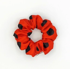 Saténová Scrunchie gumička černý puntík L - klasik
