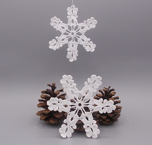 Háčkovaná vánoční ozdoba - vločka 10 cm