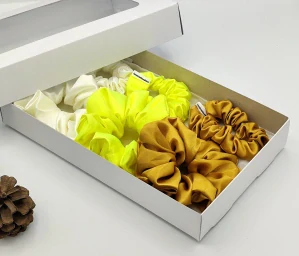 Dárková sada gumiček ve žluté - 6 scrunchies