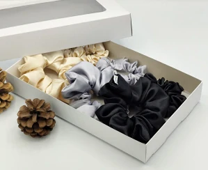 Dárková sada gumiček v šedé - 6 scrunchies