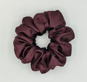 Saténová Scrunchie gumička vínová tmavá XXL