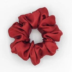 Saténová Scrunchie gumička červená tmavá XXL
