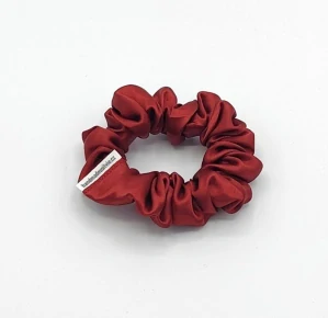 Saténová Scrunchie gumička červená tmavá S