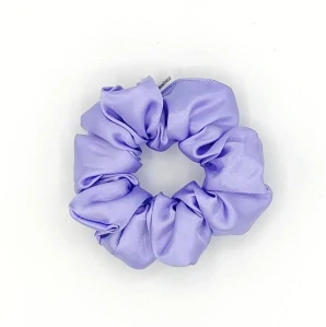 Saténová Scrunchie gumička levandulová L - klasik