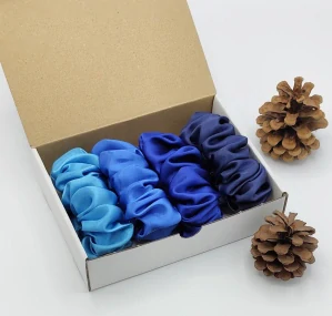 Dárková sada - 4 scrunchies L v tmavě modré