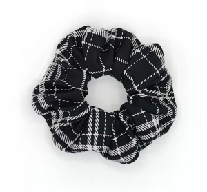Scrunchie gumička černo bílá XXL
