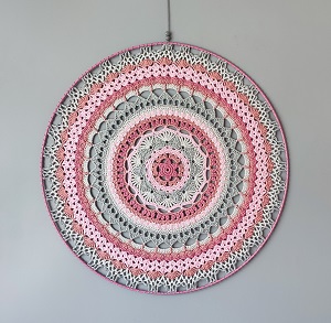 Háčkovaná Mandala - Šedo růžová 50 cm