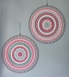 Sestava dvou růžových mandal 50 cm