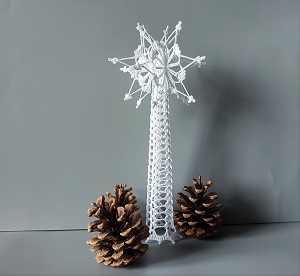 Háčkovaná vánoční špice - výška 26 cm