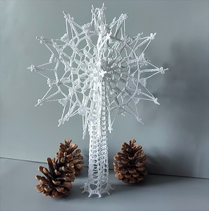 Háčkovaná vánoční špice - výška 30 cm