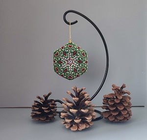 Šestiúhelník z korálků - zelený - průměr 8 cm