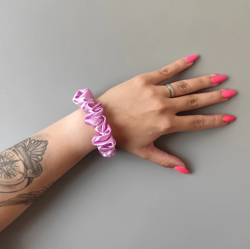 Saténová Scrunchie gumička sv. fialová S