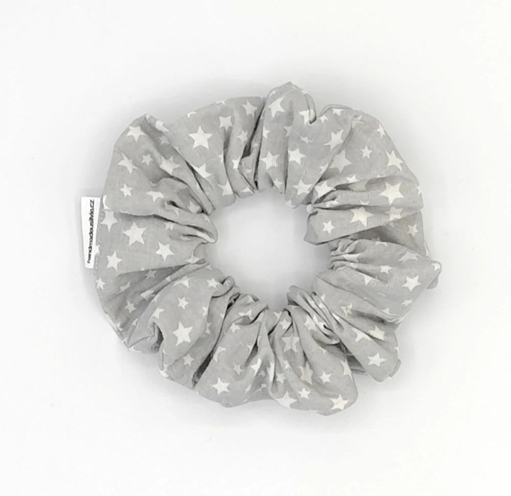 Bavlněná Scrunchie gumička bílé hvězdy L - klasik