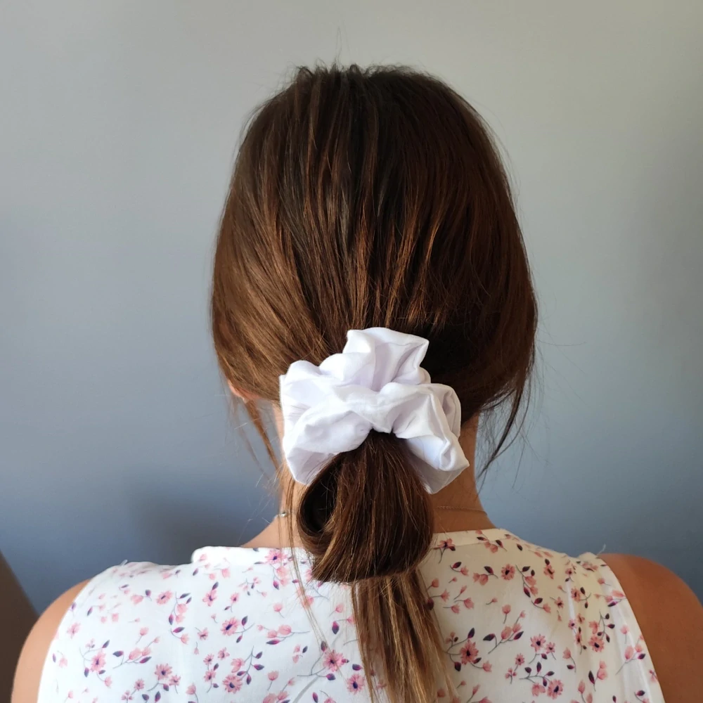 Scrunchie gumička bílá L - klasik