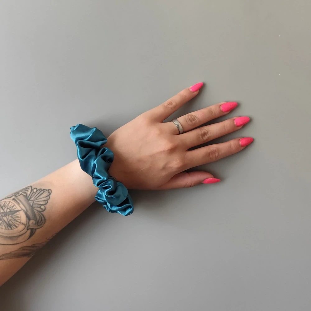 Saténová Scrunchie gumička petrolej L - klasik