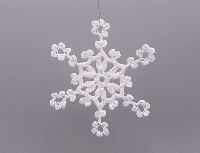 Háčkovaná ozdoba - vánoční vločka 10 cm