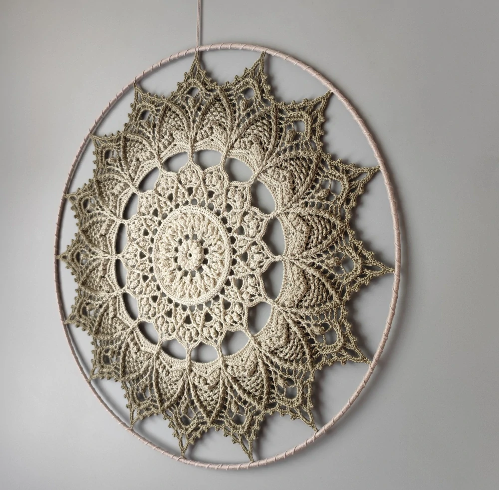 Mandala Khaki hvězda - průměr 45 cm