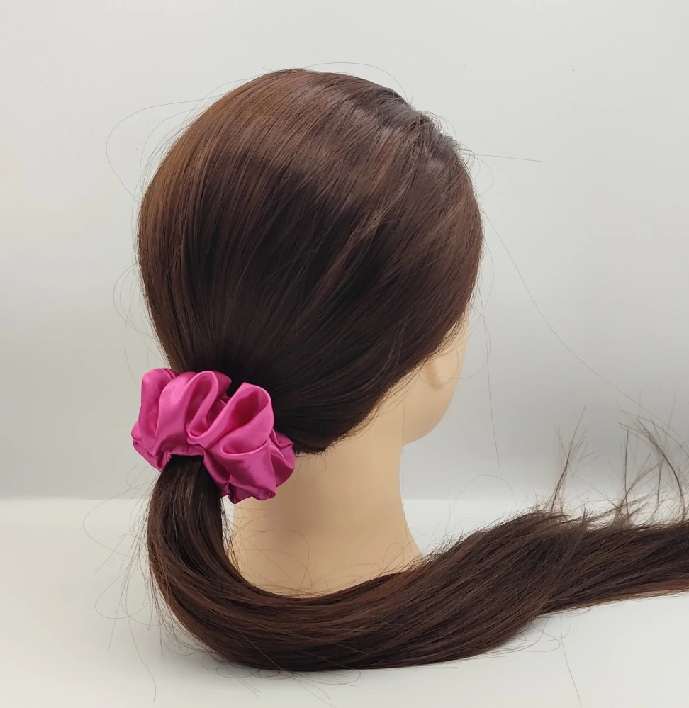 Saténová Scrunchie gumička fuchsiová L 