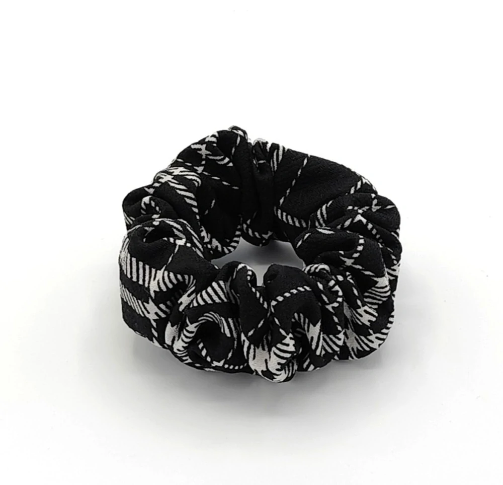 Scrunchie gumička černo bílá L