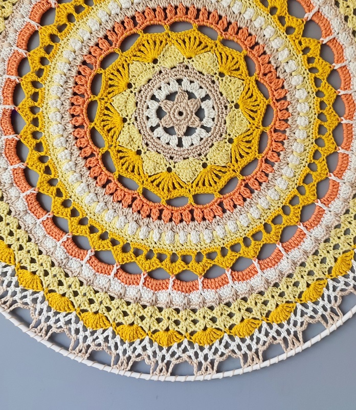 Háčkovaná Mandala - Žlutá 50 cm