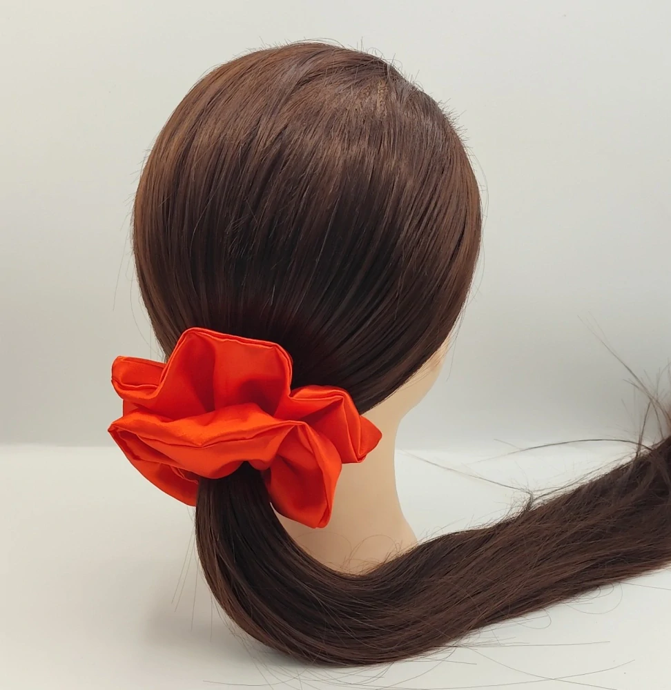 Saténová Scrunchie gumička červená XL
