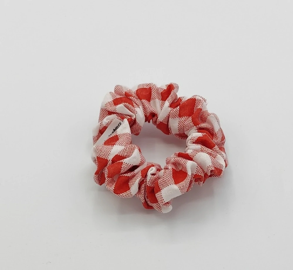 Bavlněná Scrunchie gumička červená kostka S
