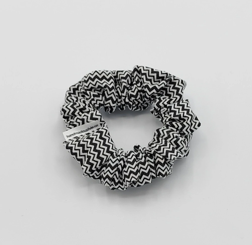 Bavlněná Scrunchie gumička černobílá S
