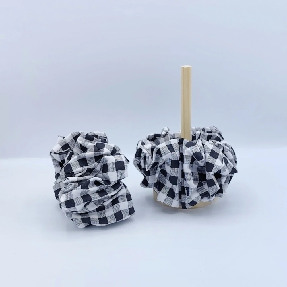 Bavlněná Scrunchie gumička černá kostka XXL I.