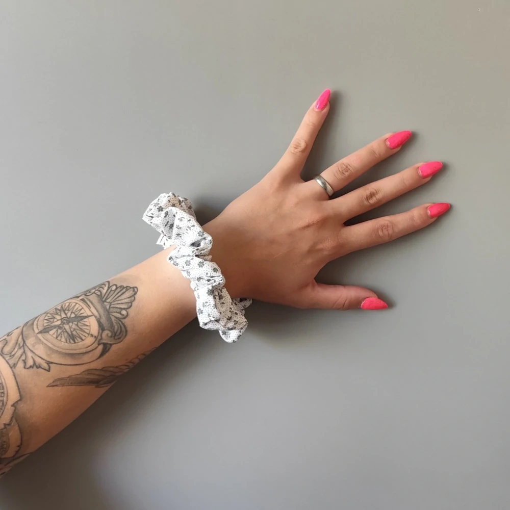Bavlněná Scrunchie gumička kvítky L - klasik