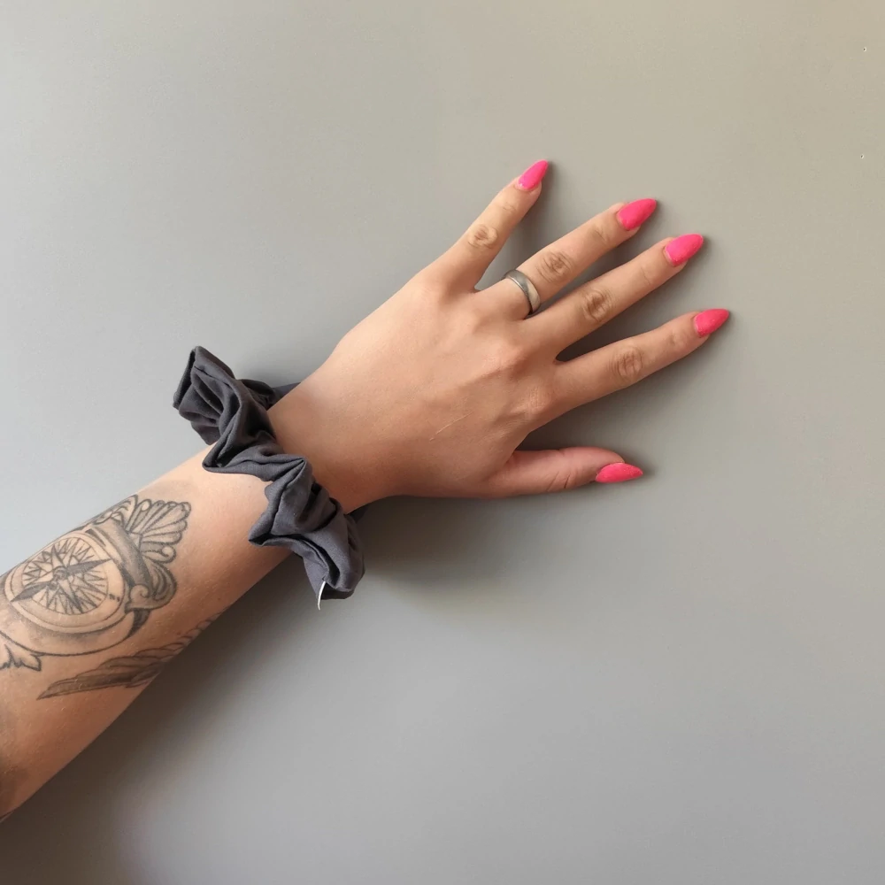 Bavlněná Scrunchie gumička antracitová L - klasik