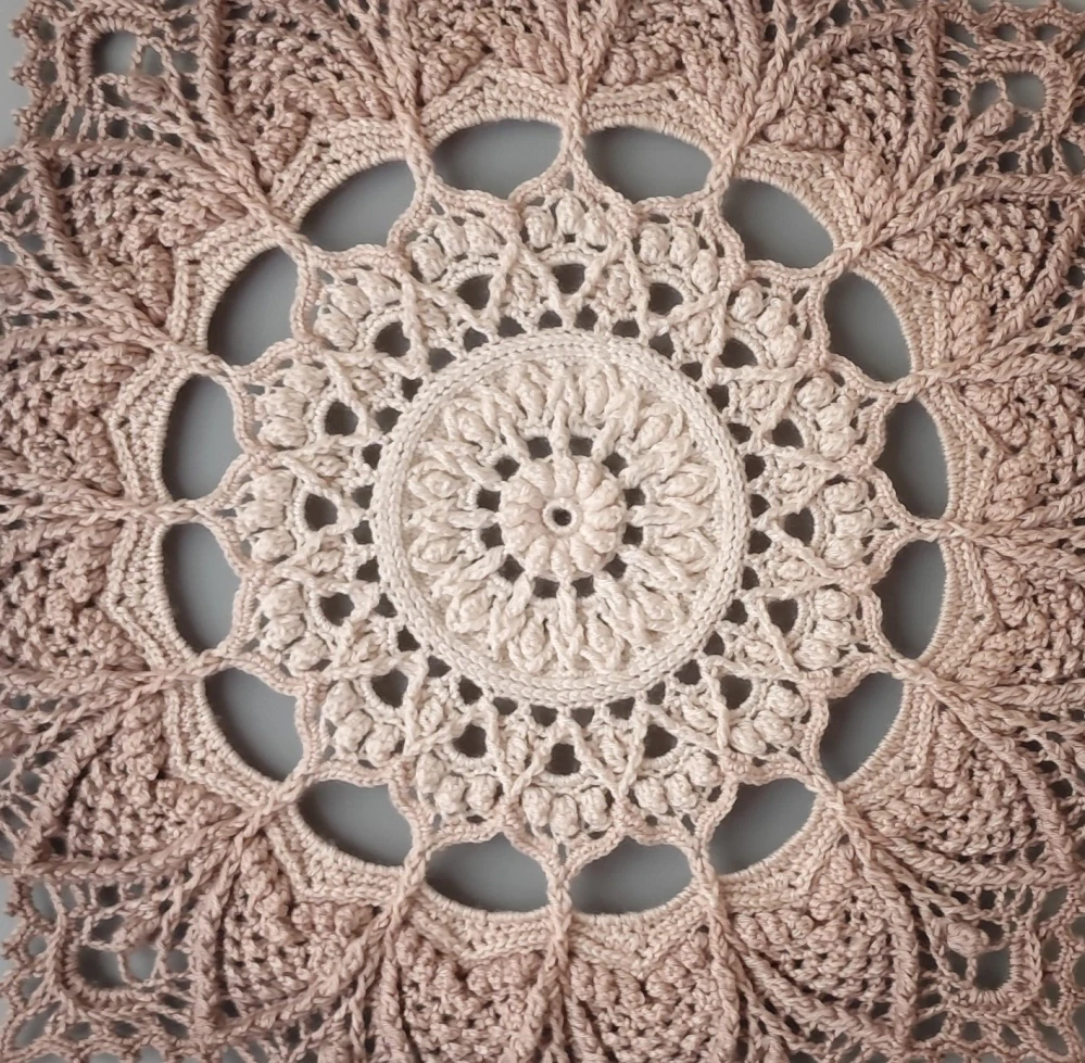 Mandala Béžová hvězda - průměr 45 cm