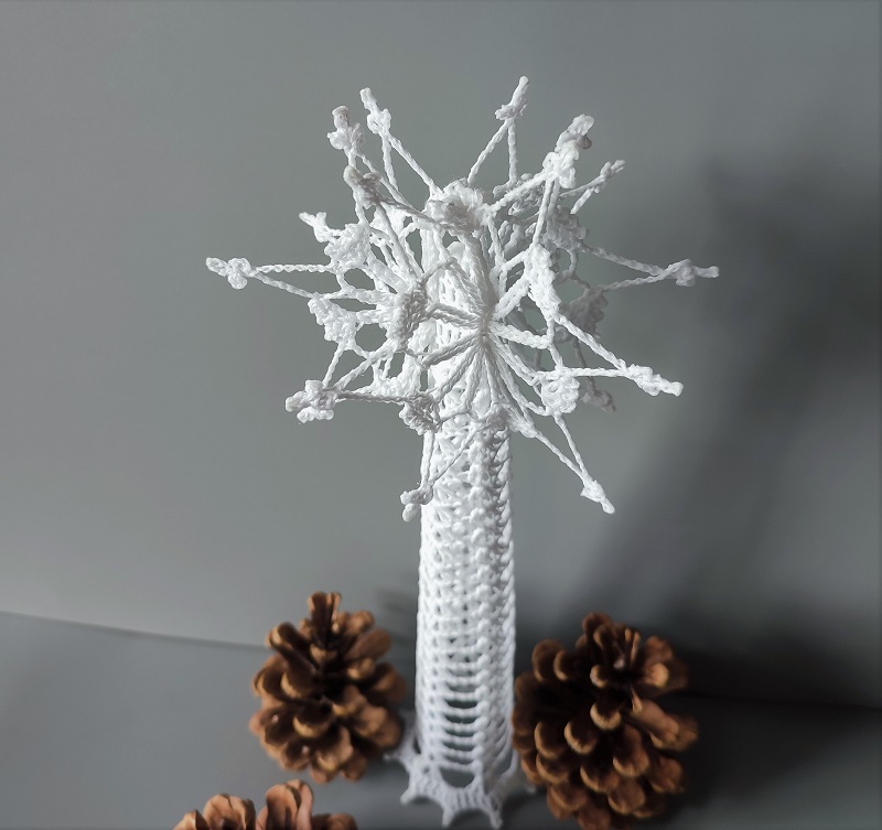 Háčkovaná vánoční špice - výška 26 cm