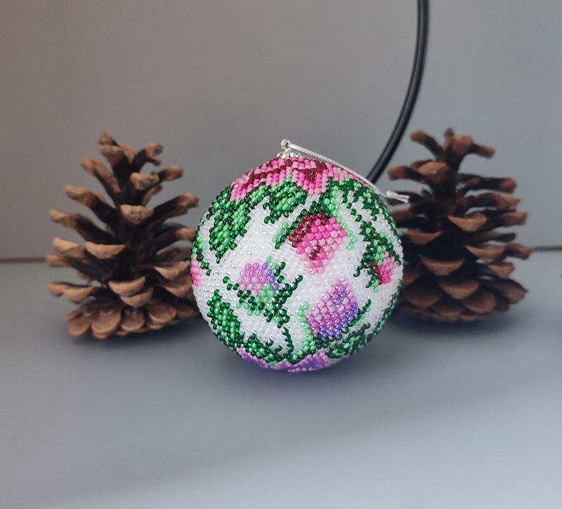 Baňka z korálků se stojanem - s poupaty 7 cm