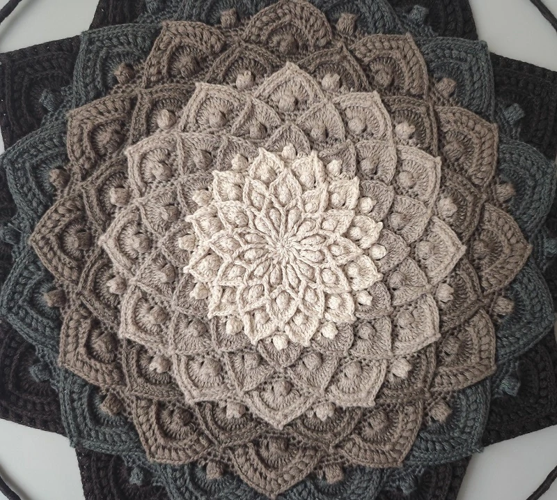 Háčkovaná Mandala - Lotosový květ 45 cm č.5