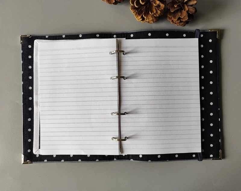 Karis kroužkový zápisník A5 - šedý