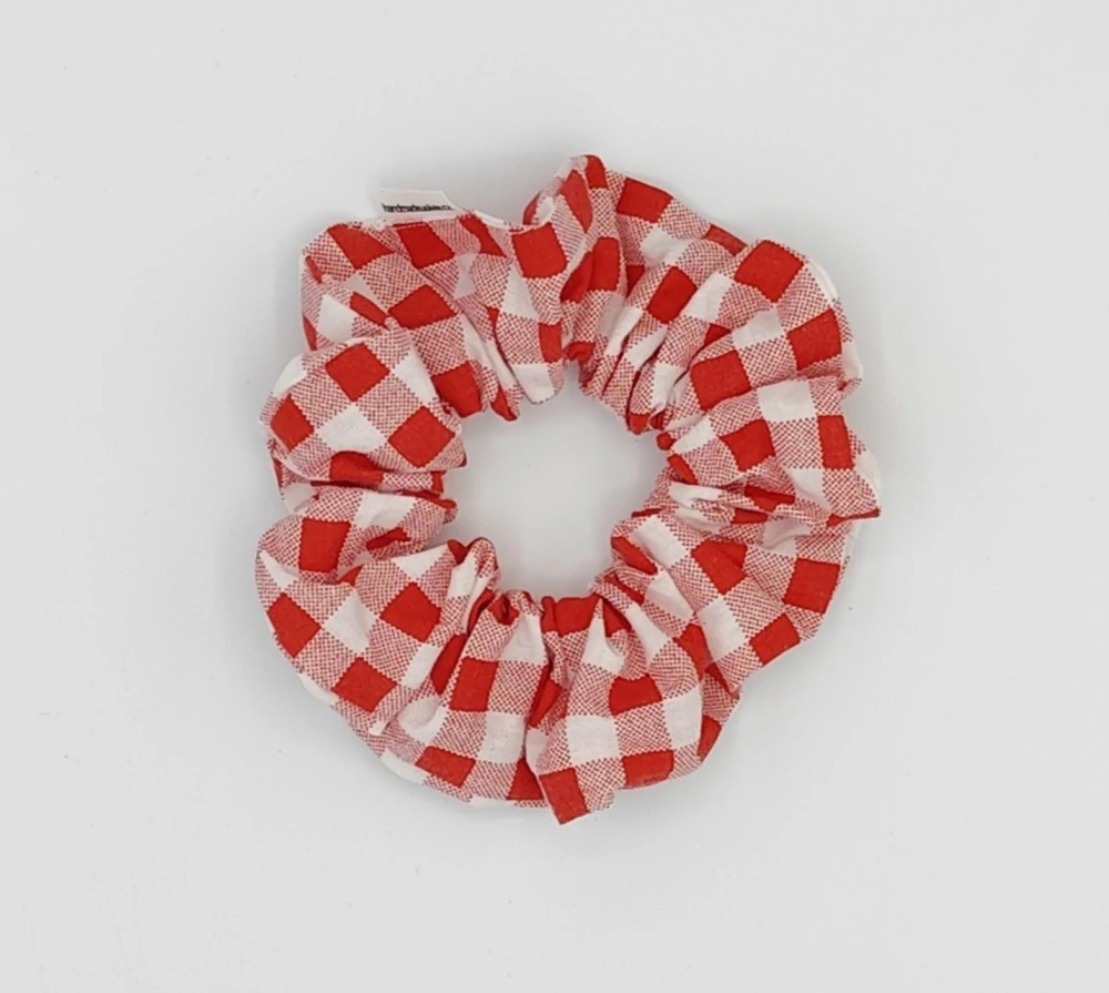 Bavlněná Scrunchie gumička červená kostka L - klasik