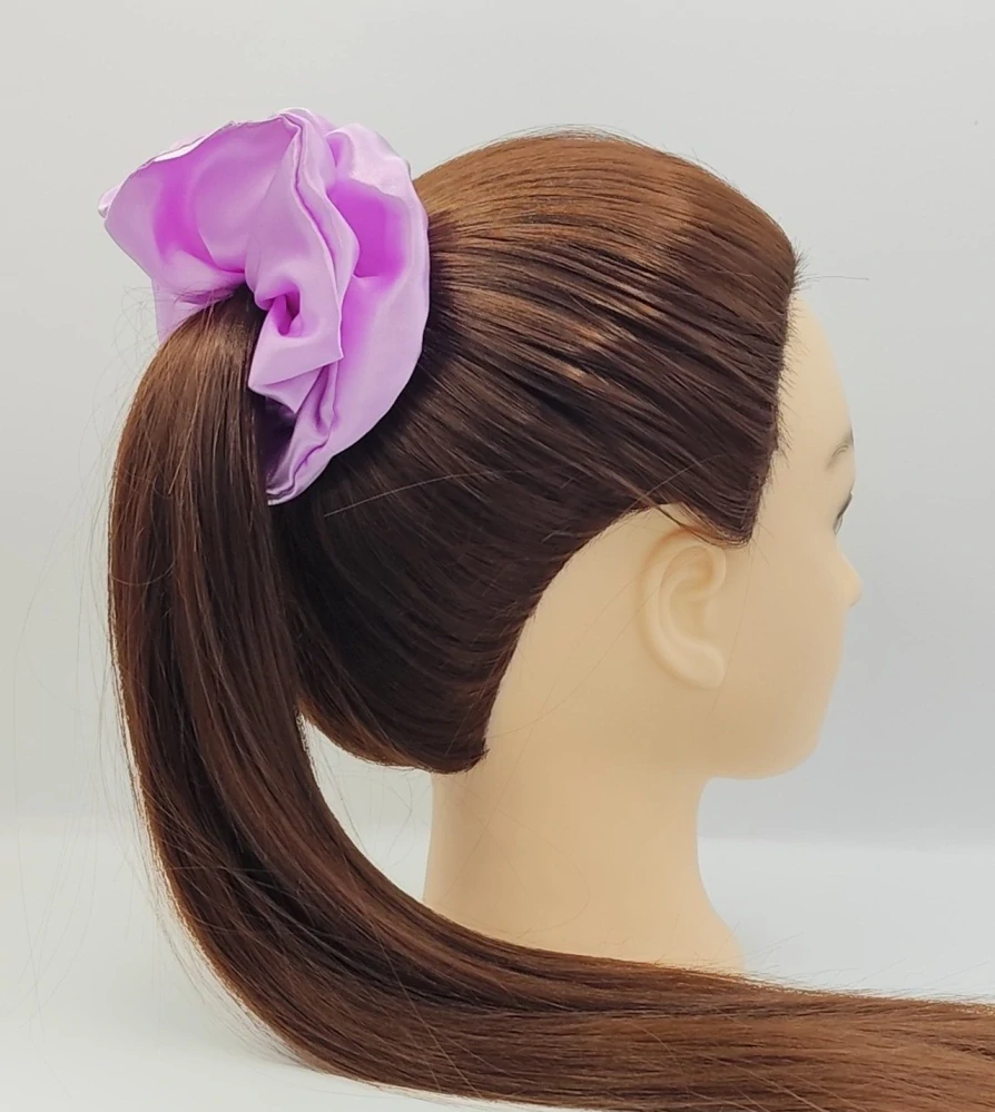 Saténová Scrunchie gumička sv. fialová XL