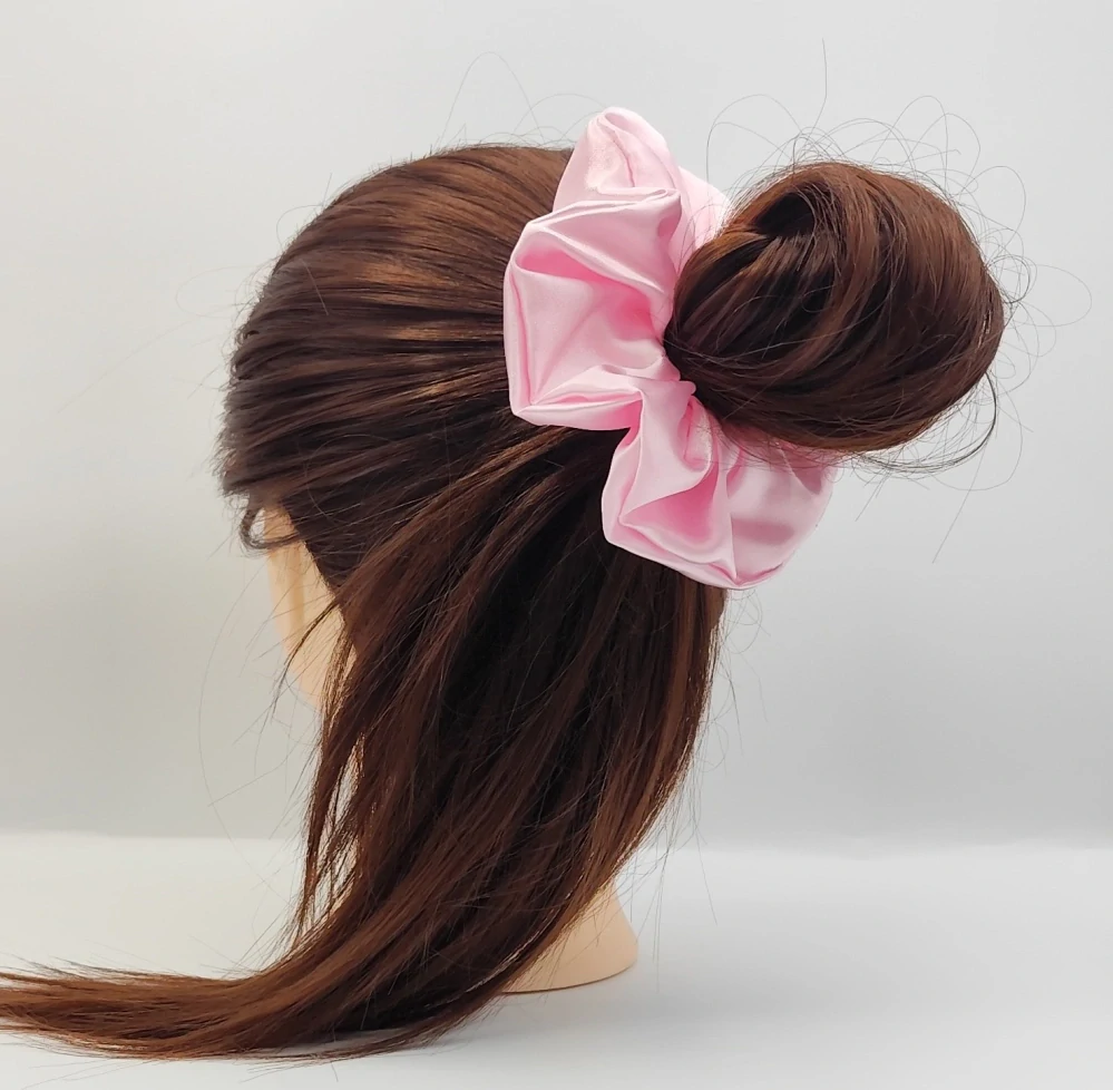 Saténová Scrunchie gumička růžová světlá XL
